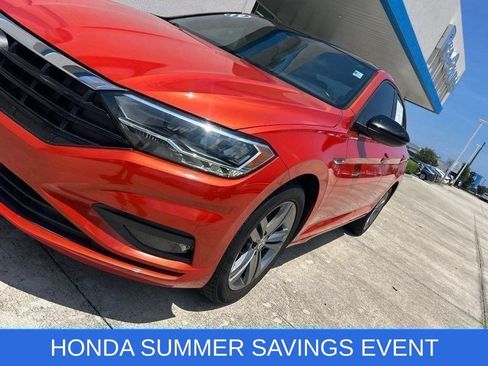 Used 2019 Volkswagen Jetta R-Line w/ R-Line Cold Weather Package FWD image 4