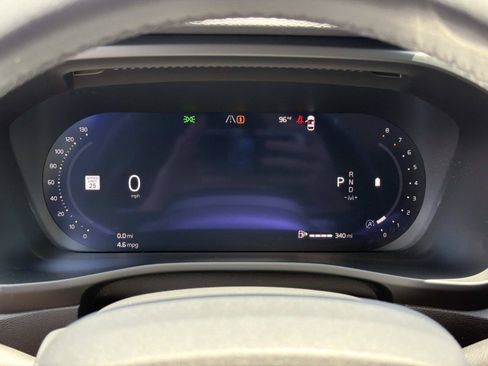 Certified 2026 Volvo XC40 B5 Plus AWD/4WD image 10