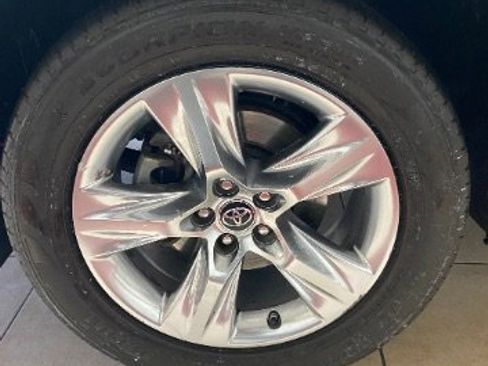 Used 2019 Toyota Highlander Limited FWD image 35