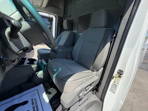 Used 2012 Nissan NV 2500 SV w/ Side Curtain Airbag Pkg RWD image 5