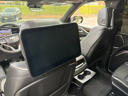 Used 2024 Cadillac Escalade ESV Premium Luxury w/ Performance Package AWD/4WD image 36