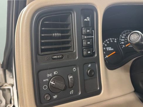 Used 2007 Chevrolet Silverado 2500 LT w/ Skid Plate Package image 19