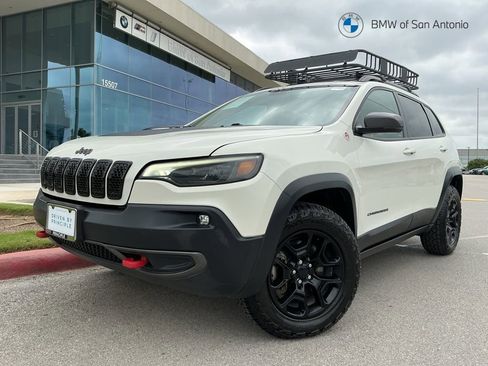 Used 2019 Jeep Cherokee Trailhawk AWD/4WD image 1
