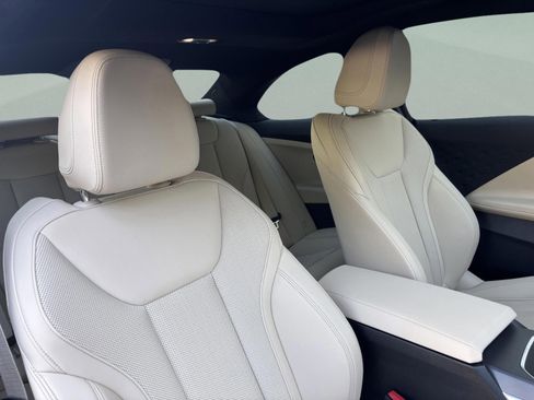 Used 2025 BMW 230i Coupe w/ Premium Package image 23