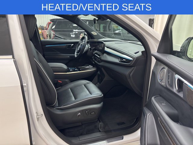 Used 2025 Buick Enclave Avenir w/ Super Cruise Package AWD/4WD image 18