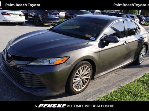 Used 2020 Toyota Camry XLE FWD image 1