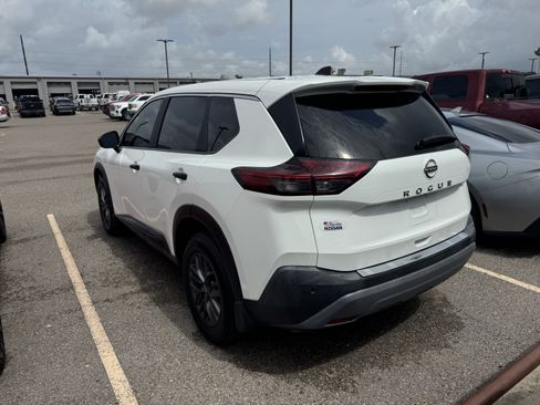 Used 2023 Nissan Rogue S FWD image 3