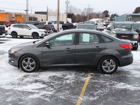 Used 2016 Ford Focus SE image 5