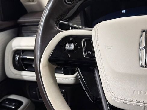 Used 2023 Lincoln Aviator Black Label w/ Jet Package image 25