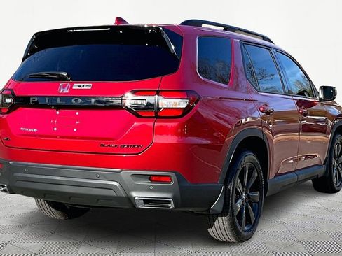 Used 2025 Honda Pilot Black Edition image 6