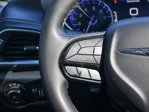 Used 2023 Chrysler Pacifica Limited w/ S Appearance Package image 29