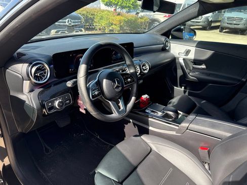 Used 2020 Mercedes-Benz CLA 250 image 9