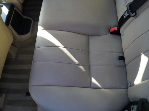 Used 2013 Land Rover LR2 image 50