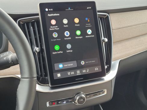 Certified 2025 Volvo XC90 T8 Plus image 25