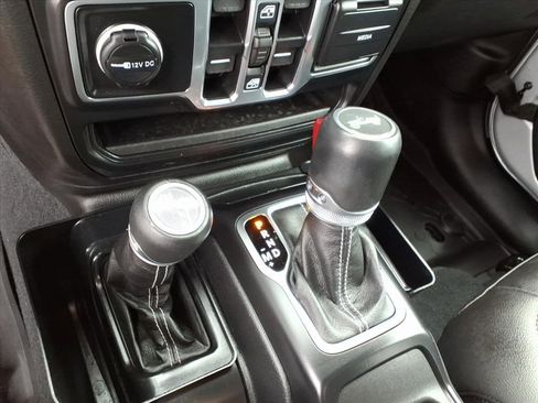 Used 2023 Jeep Wrangler Sahara w/ Cold Weather Group image 26