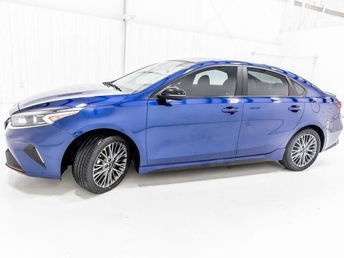 Used 2024 Kia Forte GT-Line w/ GT-Line Premium Package FWD image 3