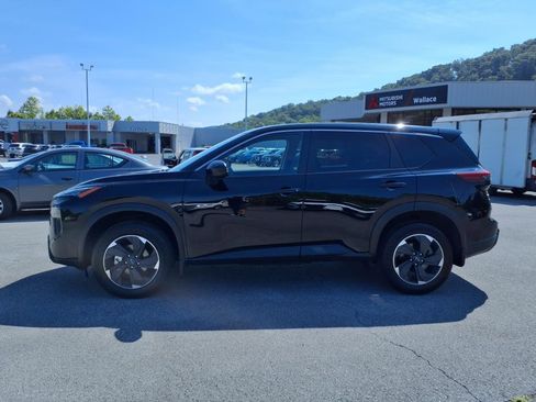 Certified 2025 Nissan Rogue SV image 2