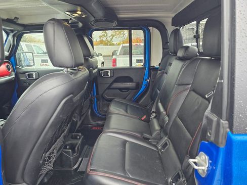Used 2021 Jeep Gladiator Rubicon w/ Dual Top Group AWD/4WD image 16