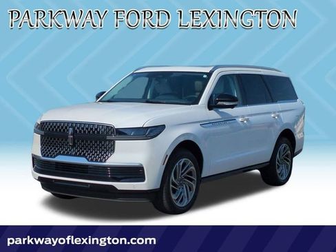 Used 2025 Lincoln Navigator Reserve AWD/4WD image 1