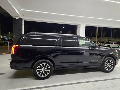 Used 2025 Ford Expedition Max Platinum AWD/4WD image 7