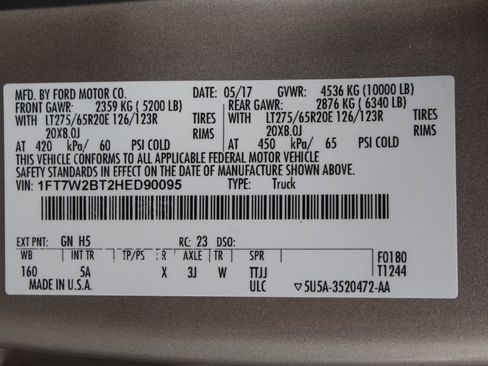 Used 2017 Ford F250 Lariat w/ Chrome Package image 33