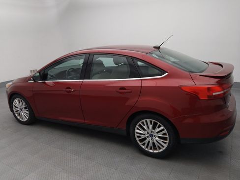 Used 2017 Ford Focus Titanium FWD image 3