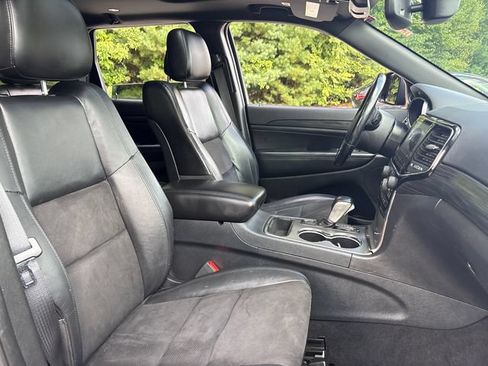 Used 2020 Jeep Grand Cherokee Altitude AWD/4WD image 15