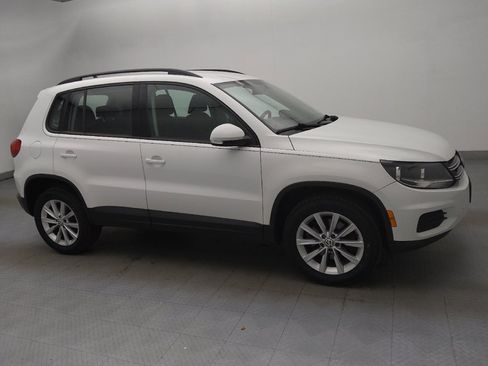 Used 2017 Volkswagen Tiguan Limited w/ Premium Package image 11