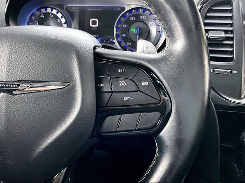 Used 2018 Chrysler 300 S AWD/4WD image 12