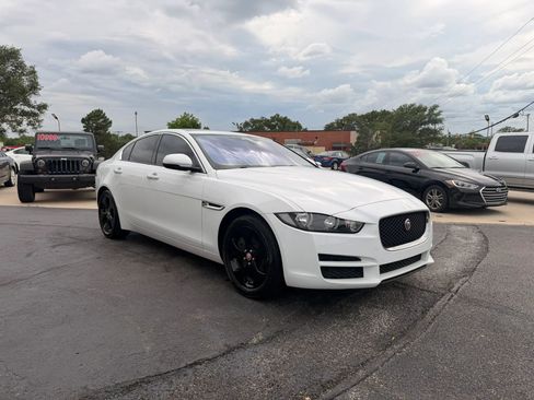 Used 2017 Jaguar XE RWD image 7
