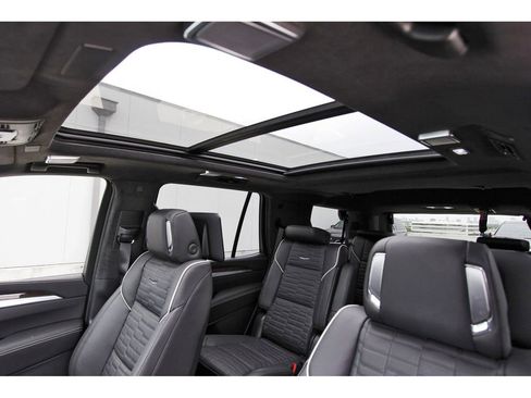 New 2026 Cadillac Escalade Platinum Sport w/ LPO, ONYX Package AWD/4WD image 23