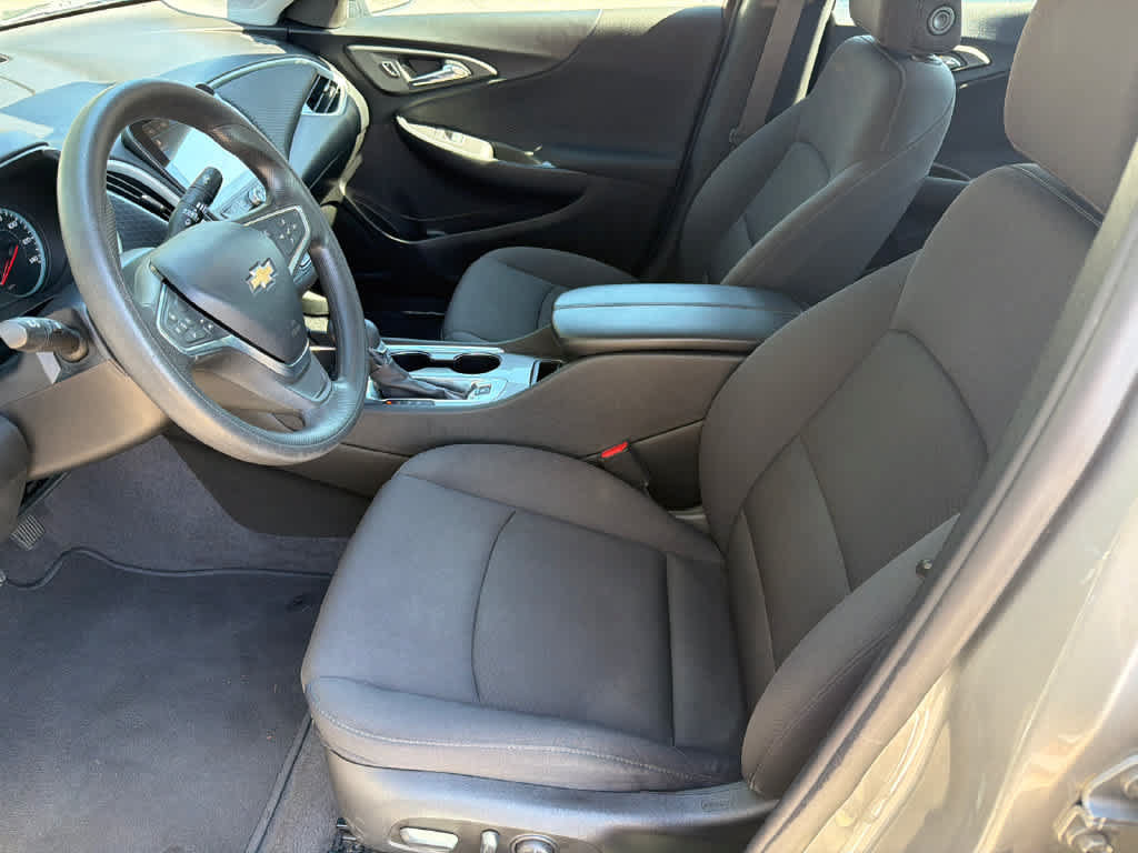 Used 2023 Chevrolet Malibu LT FWD image 9