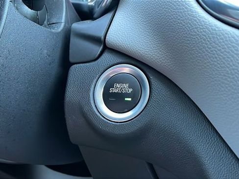 Used 2021 Chevrolet Equinox LS w/ LS Convenience Package FWD image 28