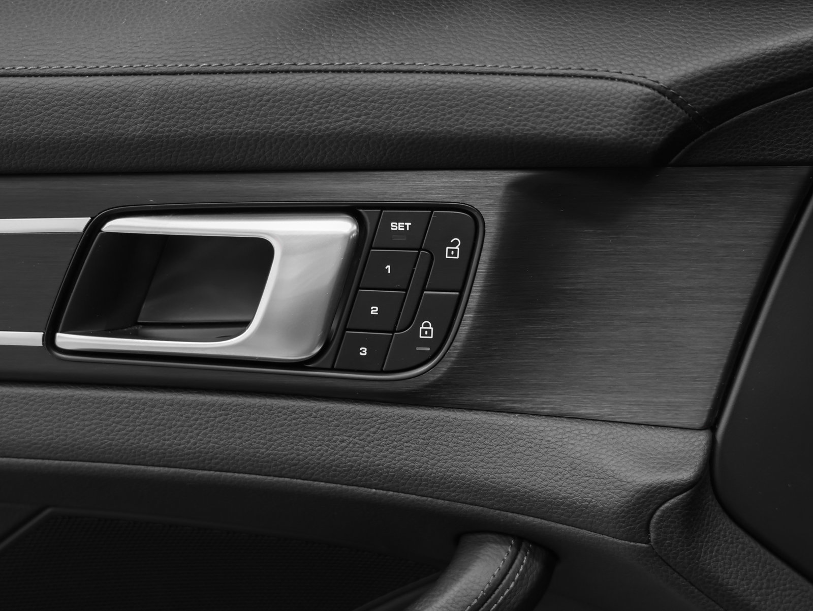 Certified 2023 Porsche Panamera 4 Platinum Edition AWD/4WD image 27