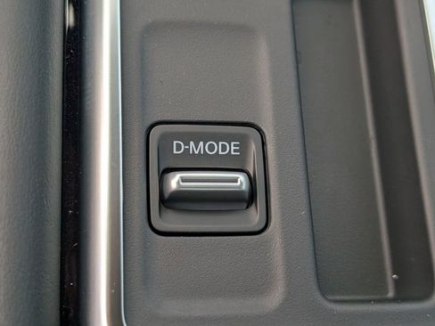New 2026 Nissan Pathfinder Platinum FWD image 16