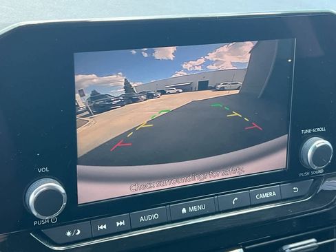 Certified 2022 Nissan Pathfinder SV image 20