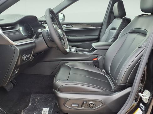 New 2026 Jeep Grand Cherokee L Limited RWD image 10