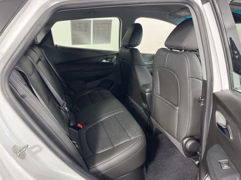 Used 2023 Chevrolet Bolt LT w/ Infotainment Package FWD image 12