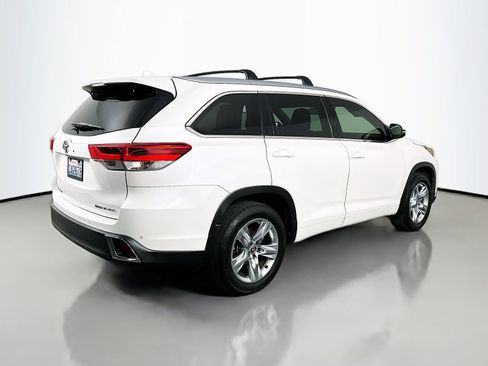 Used 2017 Toyota Highlander Limited image 7