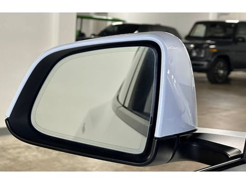 Used 2023 Tesla Model Y Long Range AWD/4WD image 34