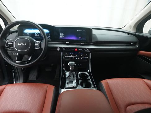 Used 2024 Kia Carnival SX FWD image 5