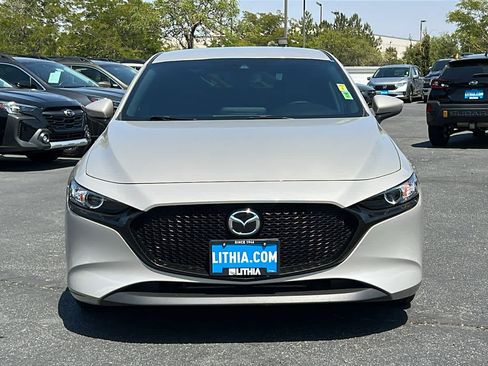 Used 2022 MAZDA MAZDA3 s FWD image 2