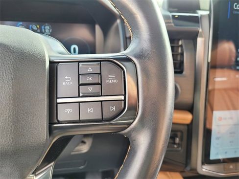 Used 2023 Ford Expedition Platinum image 25