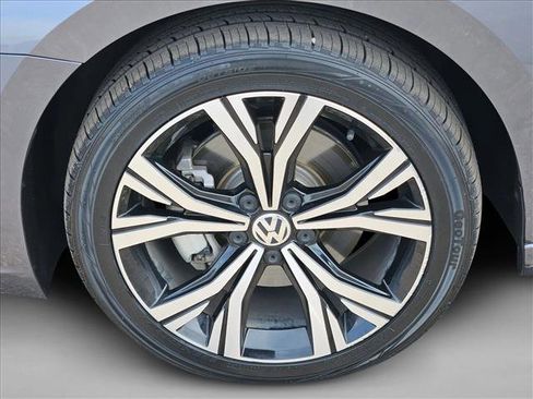 Used 2022 Volkswagen Passat 2.0T SE FWD image 26