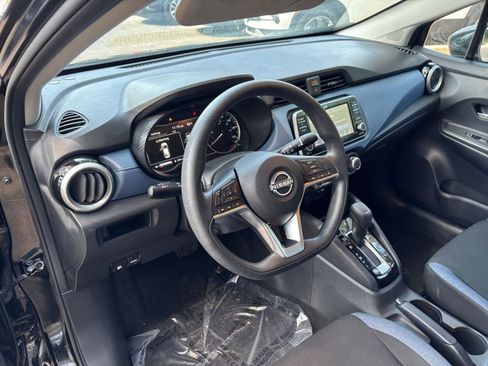 Used 2025 Nissan Versa SV FWD image 33
