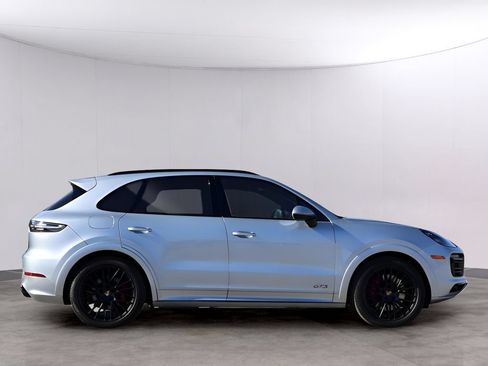Used 2023 Porsche Cayenne GTS AWD/4WD image 9