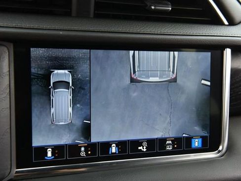 Used 2021 GMC Yukon Denali w/ Denali Premium Package image 14