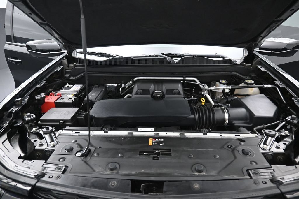 Used 2024 Chevrolet Colorado ZR2 w/ ZR2 Convenience Package III AWD/4WD image 37