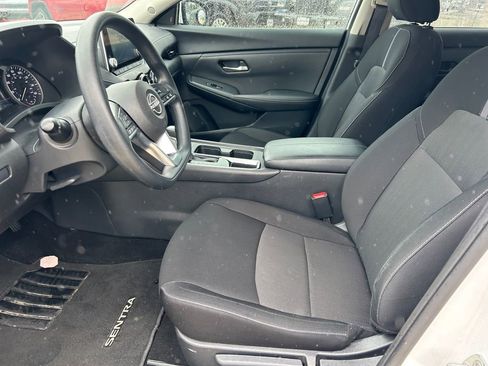 Used 2025 Nissan Sentra SV FWD image 11