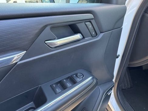 Used 2025 GMC Acadia Elevation image 31